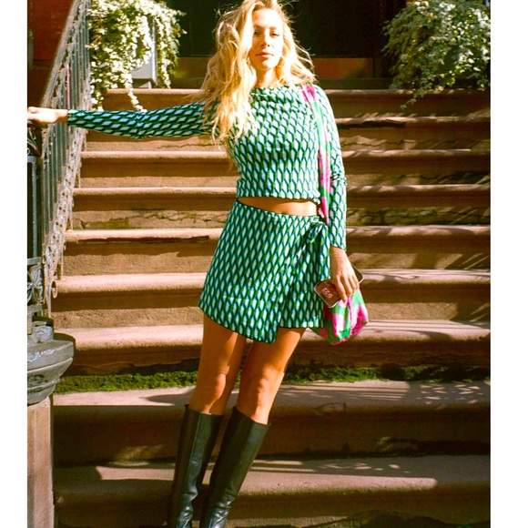 Crewneck Arrow Geo Green Long Sleeve Top - DVF for Target L - Picture 6 of 8